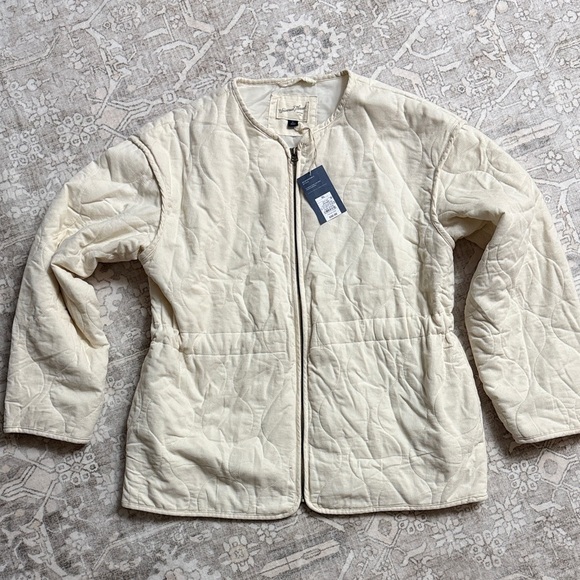 Universal Thread Jackets & Blazers - NWT Universal Threads Cream Quilted Women's Jacket Size XL